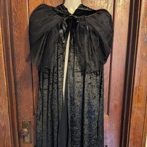 Crushed Velvet hooded cape and puffy tulle collar - great for a Halloween